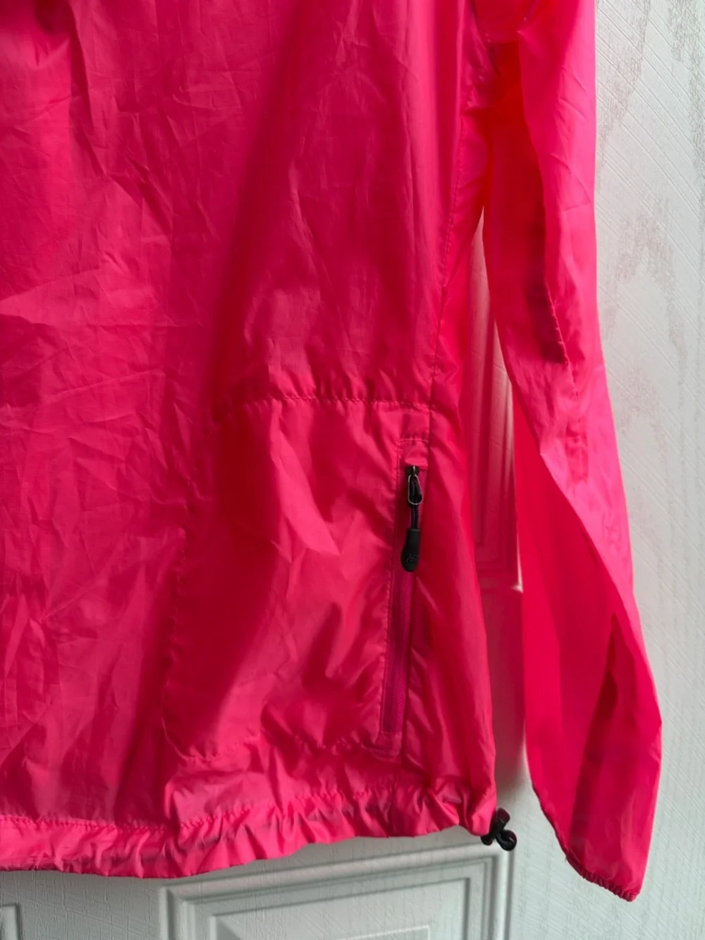 New Balance Neon Pink Lightweight Hooded Windbreaker - Picture 8 of 8